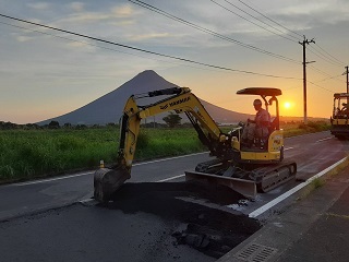 427302362